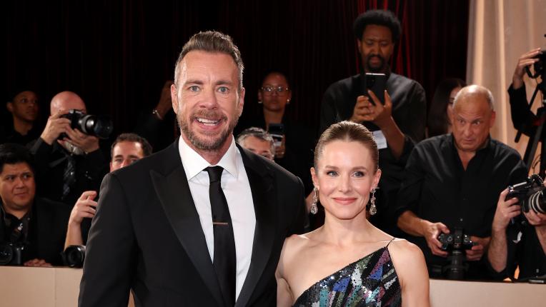 Любов на червения килим: Най-красивите звездни двойки на „Златните глобуси“ 2026 (СНИМКИ)