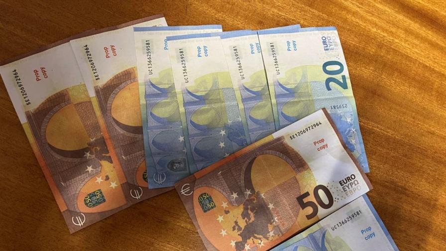 <p>Младежи опитаха да пазаруват с фалшиво&nbsp;евро във&nbsp;Велико Търново</p>