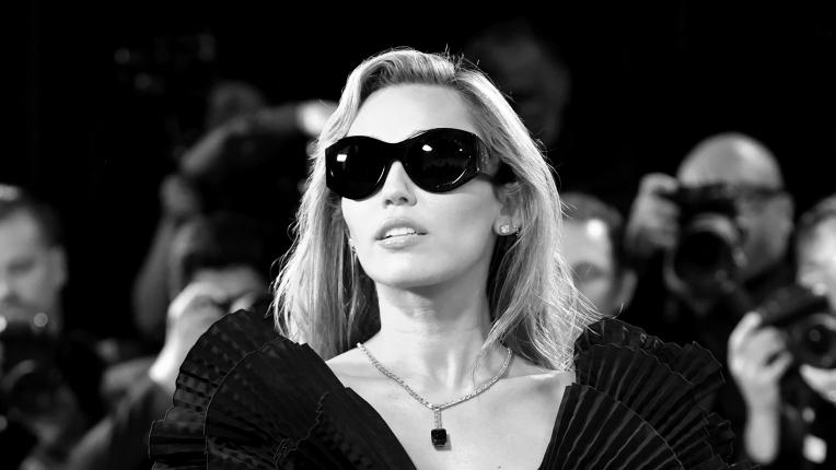 Бляскава нощ и големи емоции: „Златните глобуси“ 2026 (СНИМКИ)