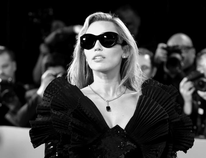 Бляскава нощ и големи емоции: „Златните глобуси“ 2026 (СНИМКИ)