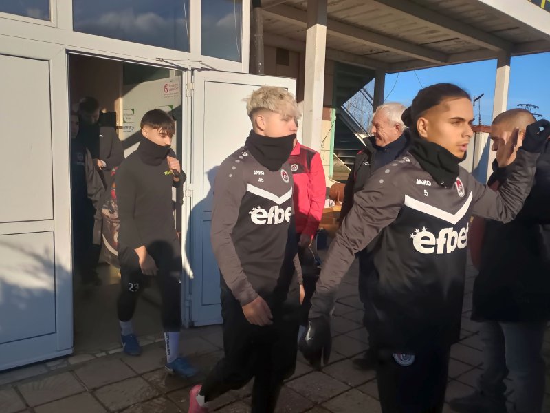 Локомотив Мездра1