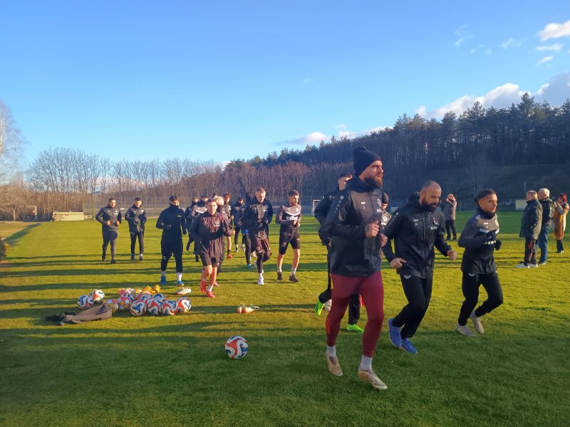 Локомотив Мездра1