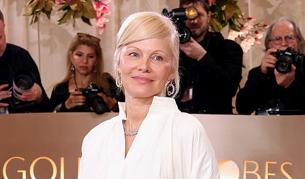Памела Андерсън наруши правилото си „без грим“ на Златните глобуси