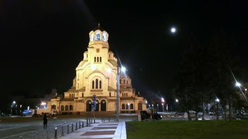 България се готви за Великден: Храмовете очакват хиляди за посрещането на Възкресение