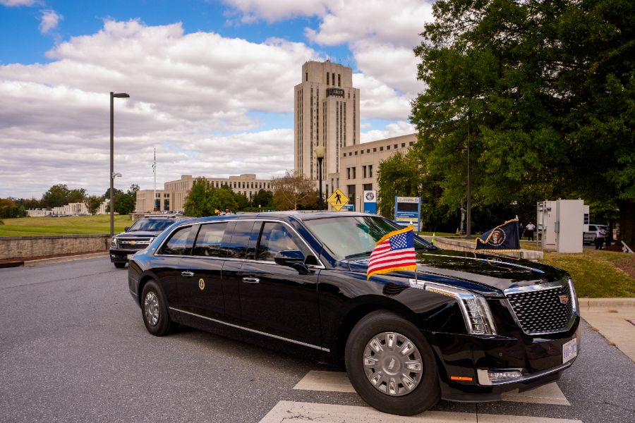 <p>Открийте невероятното инженерно решение и технологията от военен клас, които правят бронираната лимузина на президента на САЩ практически неуязвима срещу всяка заплаха.</p>