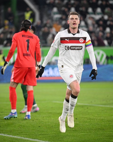 Волфсбург Санкт Паули1