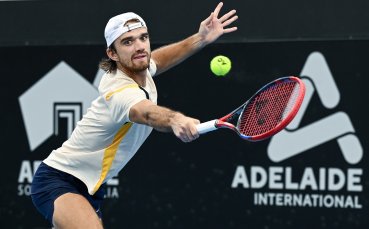 Съперникът на Григор в Мелбърн гази наред в Аделаида