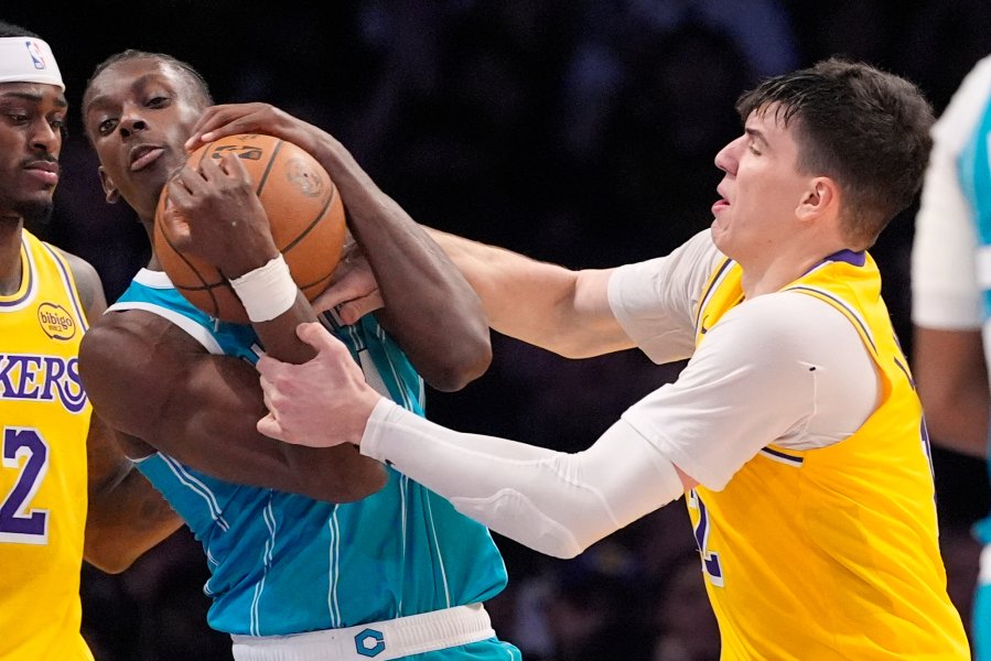 Лос Анджелис Лейкърс Шарлът Хорнетс1