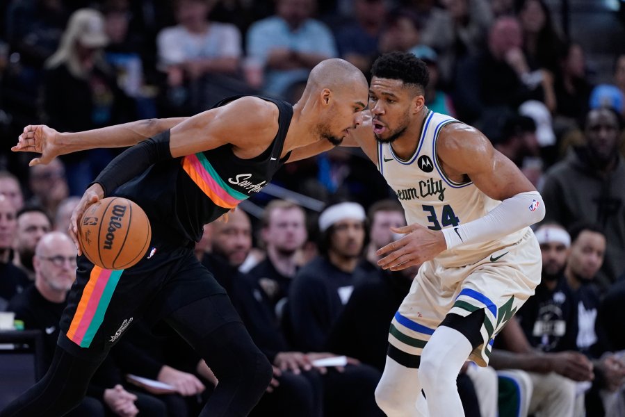 Сан Антонио Спърс Милуоки Бъкс1