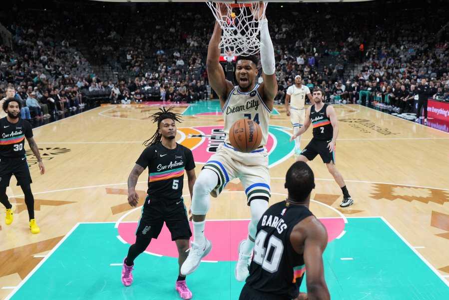 Сан Антонио Спърс Милуоки Бъкс1