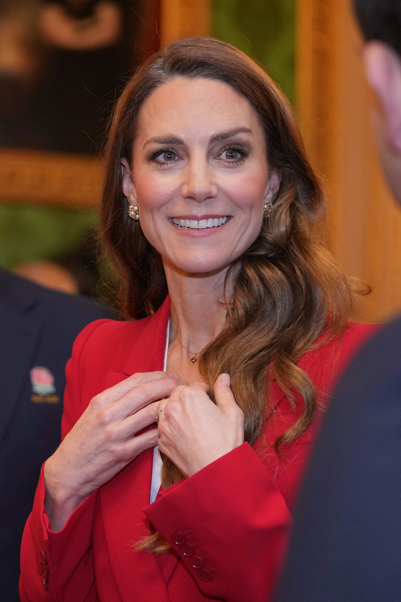 <p>Принцесата на Уелс посреща героините от женския отбор по ръгби на Англия и празнува тяхната световна победа.</p>