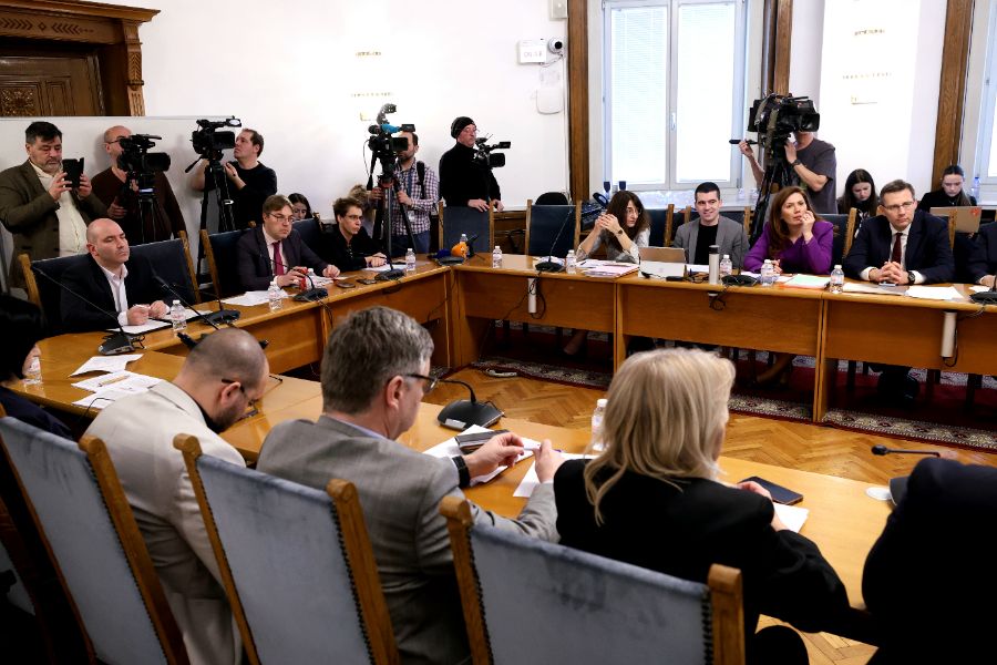 <p>Парламентарната правна комисия одобри на първо четене законопроекта на ГЕРБ-СДС за закриване на Комисията за противодействие на корупцията (КПК).</p>