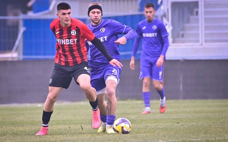 Искан от Левски пропусна дузпа, Валери Божинов гледа