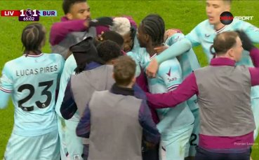 Бърнли стигна до равенство срещу Ливърпул с гол на Маркъс Едуардс