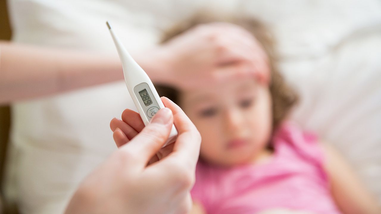 Кога да заведем детето на лекар в грипния сезон – отговаря педиатър