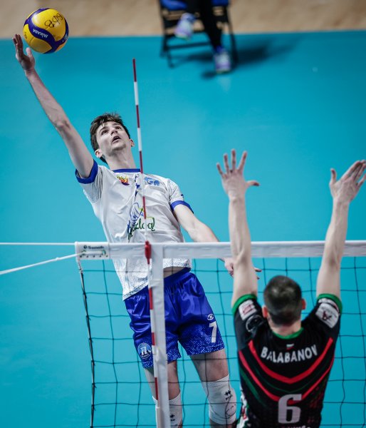 Нефтохимик победи Пирин и грабна efbet Купа на България1