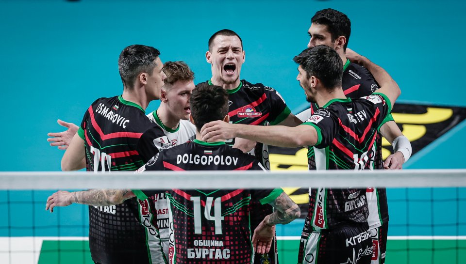 Нефтохимик победи Пирин и грабна efbet Купа на България1