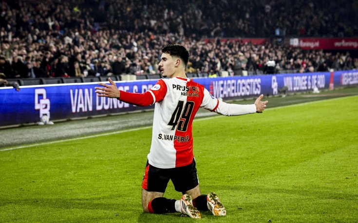 Синът на Ван Перси с два шедьовъра, но и това не достигна на Фейенорд