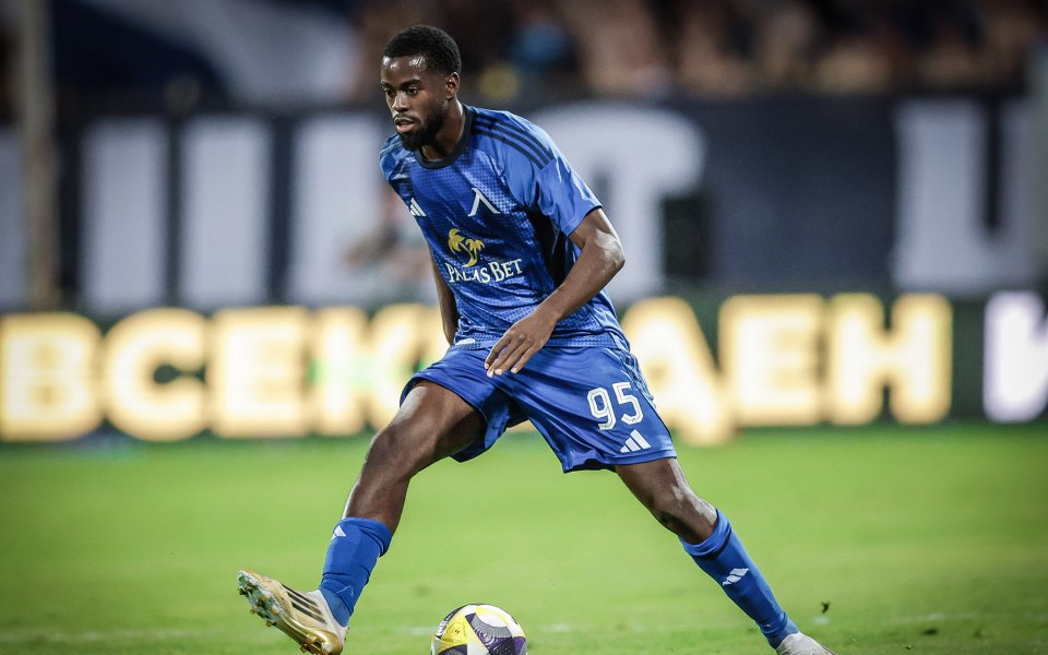 Крило на Левски напуска лагера в Турция