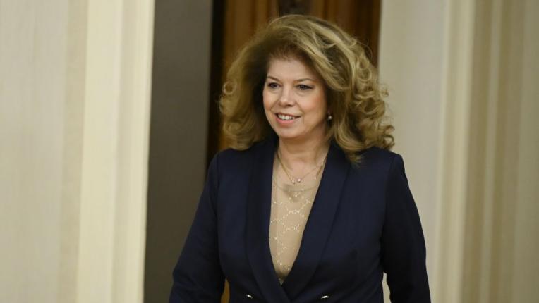 Илияна Йотова