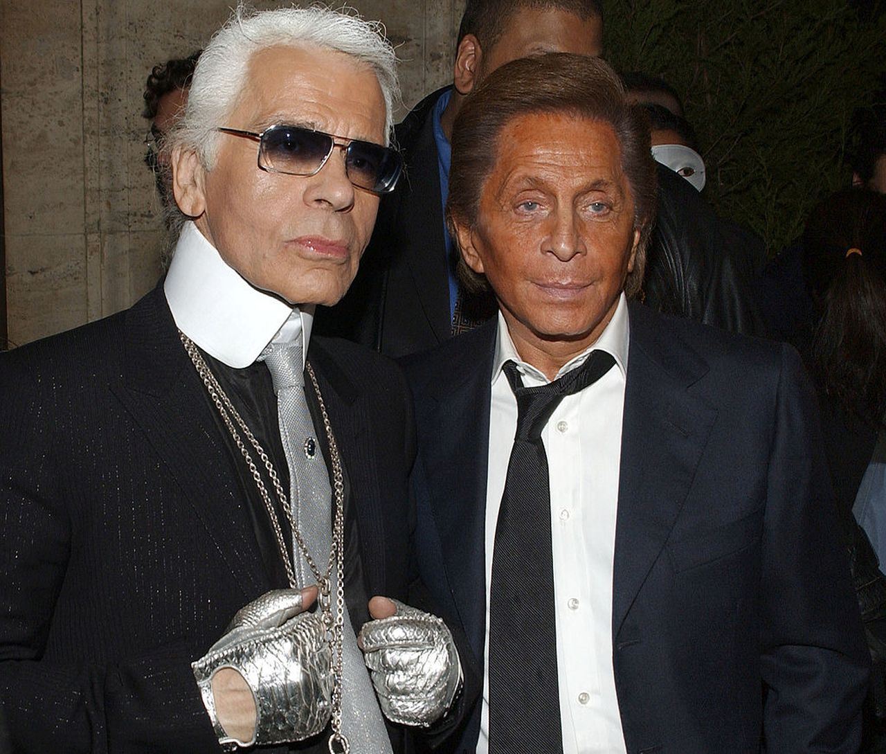 <p>Валентино и Карл Лагерфелд през 2005 година.</p>