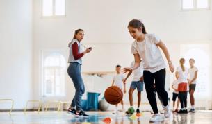 <p>Отпускат над 5 млн. евро за строеж на физкултурни салони и ремонт на студентски общежития</p>