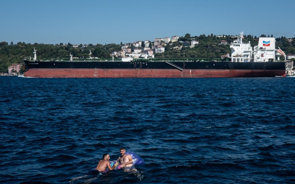 Откриха тялото на руски плувец във водите край Босфора