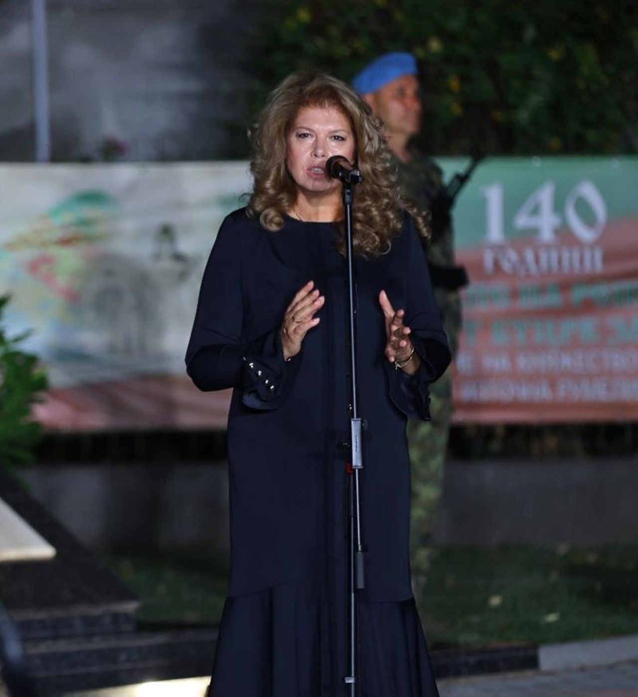 <p>След девет години в стратегическо партньорство с Румен Радев, днес Илияна Йотова прекрачва прага на историята, за да докаже, че най-силният вицепрезидент е този, който е готов във всяка секунда да поеме кормилото на нацията.</p>