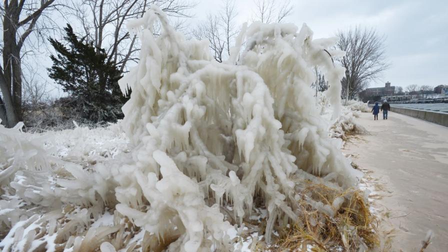 САЩ се подготвя за потенциално катастрофална ледена буря