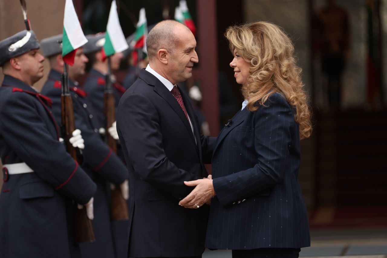 <p>Радев: За мен тази емоция е по-скъпа от всяка социология</p>