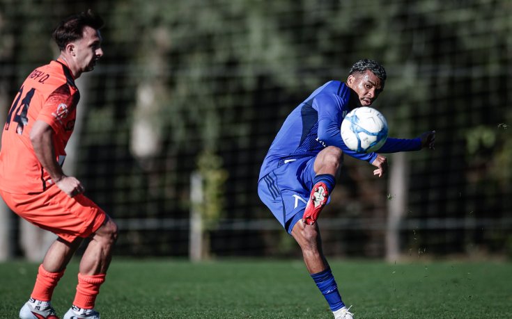 Спрягат Майкон за три бразилски клуба