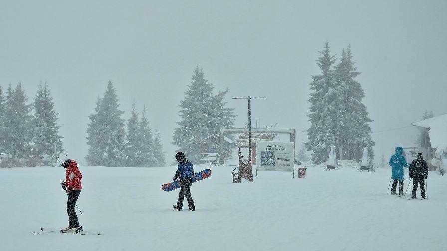 <p>Сноубордистка пострада тежко край Рилските езера</p>