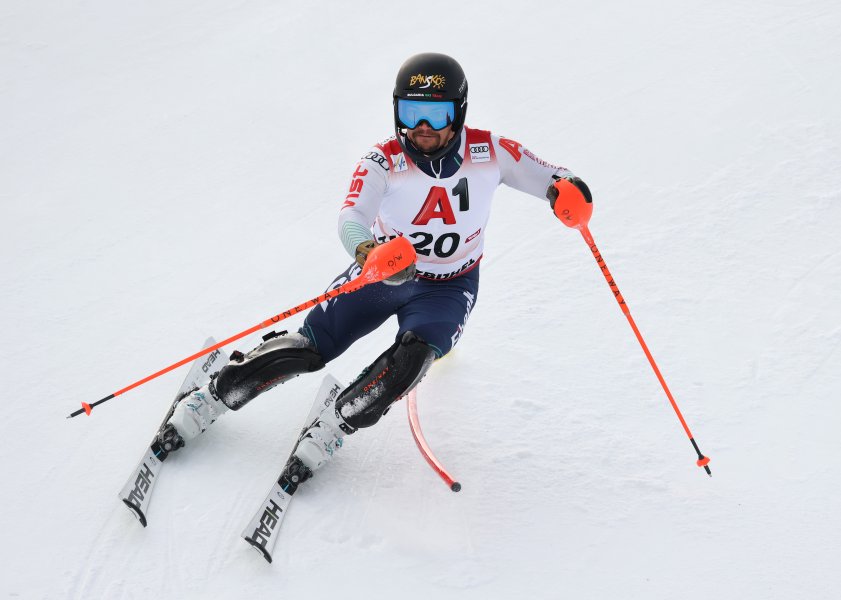 Алберт Попов на слалома от Световната купа в Кицбюел1