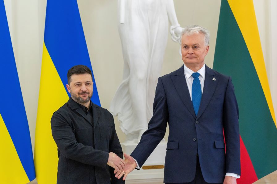 Зеленски разговаря във Вилнюс с литовския си колега Гитанас Науседа