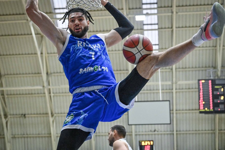 БК Локомотив Пловдив БК Рилски спортист1