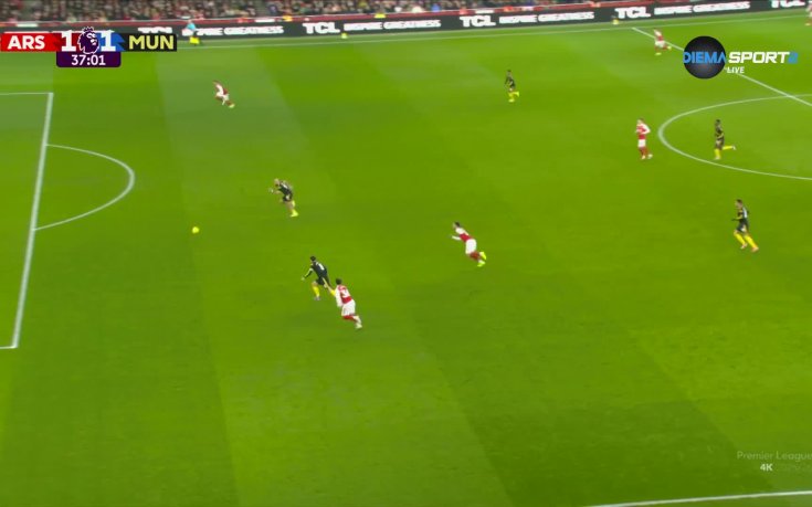 Браян Мбемо изравни след груба грешка в защитата на Арсенал