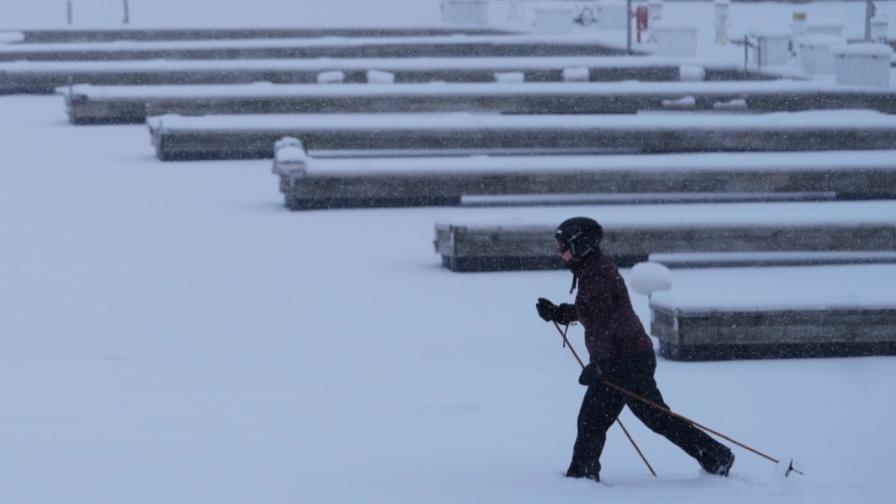 Зимна буря парализира САЩ