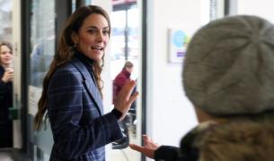 Моден гаф или таен шифър? Кейт Мидълтън се появи с „близначка“ в Шотландия