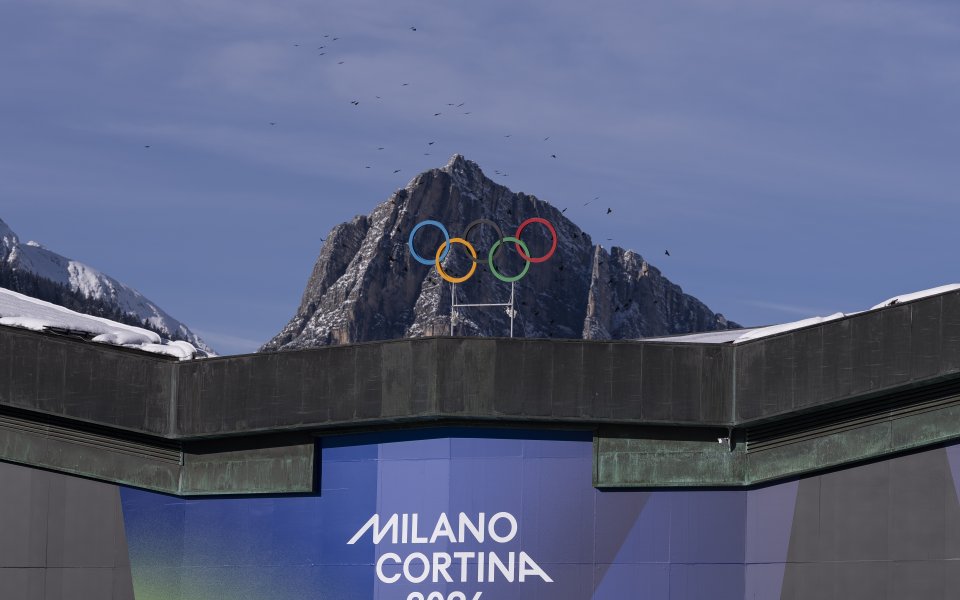 Без флаг и химн, Русия праща малцина на Игрите в Милано-Кортина