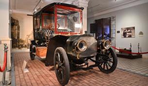 Бижуто на Фердинанд: Първата кола в България се завърна в пълния си блясък