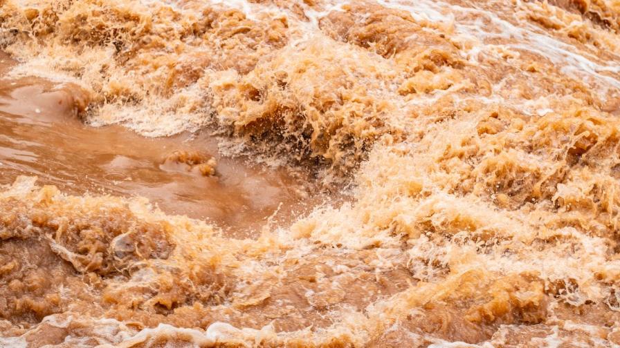 След проливни дъждове: Река Поповска се покачи рязко в Болярово