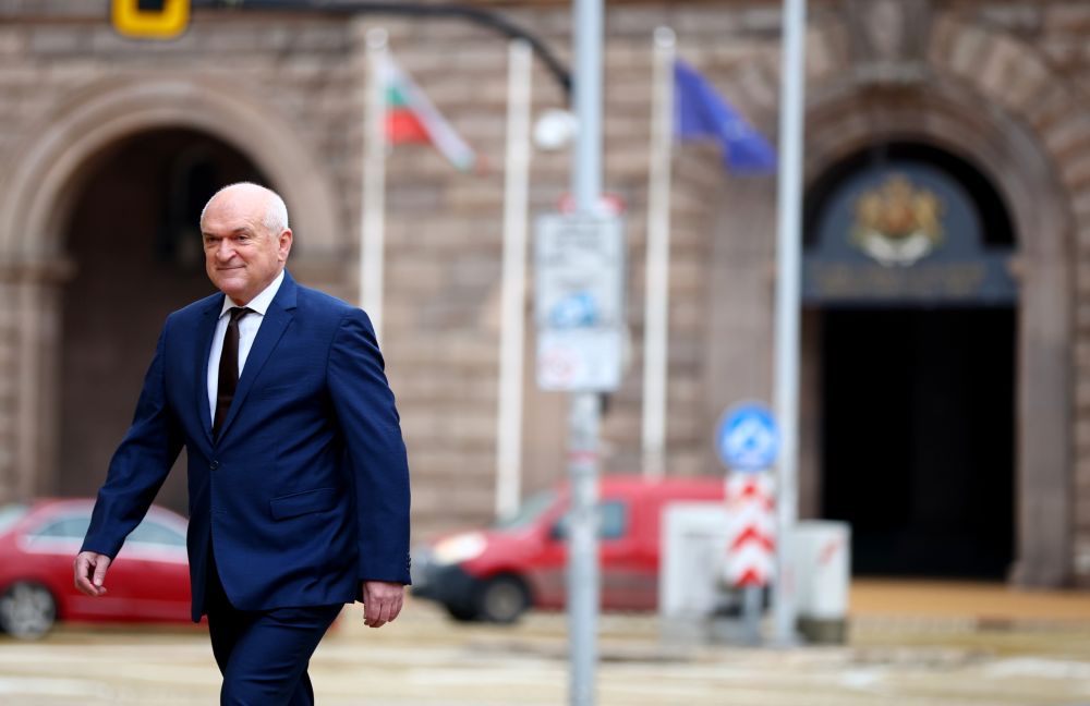 <p>Димитър Главчев влезе сам на "Дондуков" 2 за среща с президента</p>