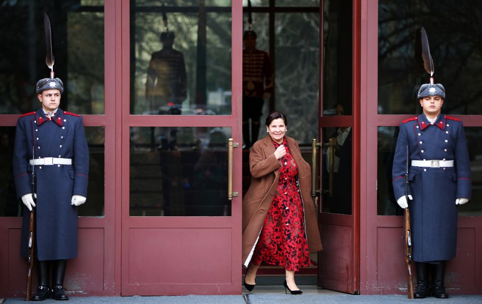 <p>Заместник-председателят на Сметната палата Силвия Къдрева заяви, че е готова да бъде служебен премиер. &bdquo;Не бягам от отговорност&ldquo;, каза пред журналисти тя след срещата си с президента Илияна Йотова в рамките на конституционната процедура по назначаване на служебно правителство.</p>