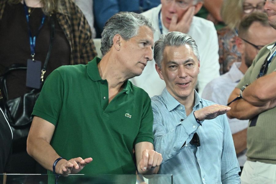 <p>Сръбският ветеран Новак Джокович направи почти немислимото, като обърна световния номер 2 Яник Синер с 3:6, 6:3, 4:6, 6:4, 6:4 за четири часа и 9 минути игра на Откритото първенство на Австралия по тенис.</p>