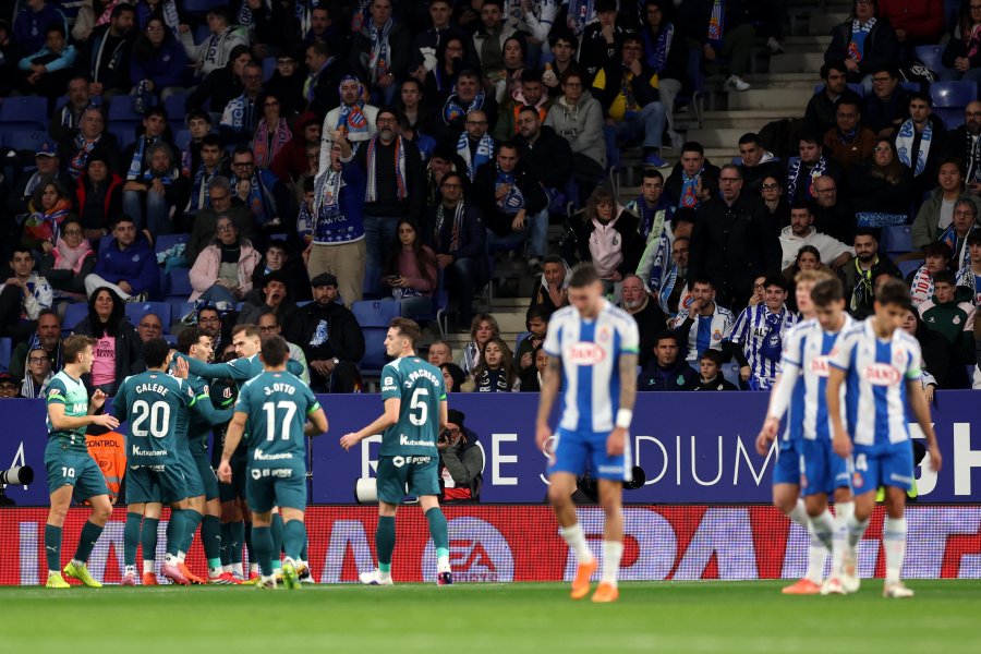 Еспаньол Депортиво Алавес1