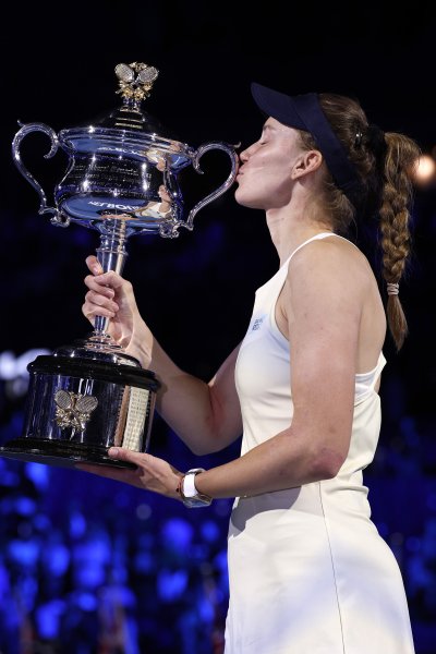 Елена Рибакина срази Арина Сабаленка за първа титла от Australian1