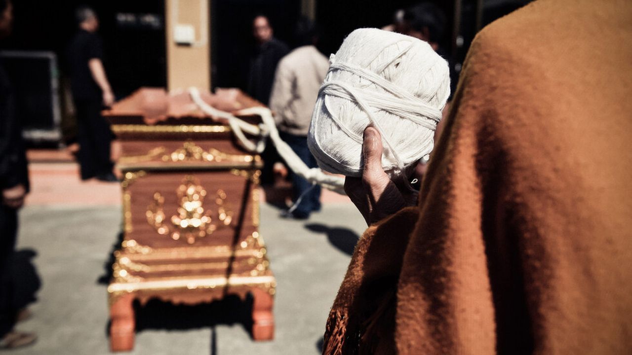 Тайландец се прибра у дома две седмици след погребението му