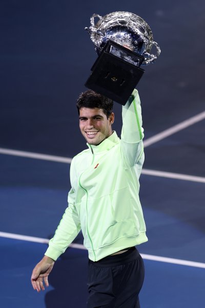 Карлос Алкарас обърна Новак Джокович и спечели първа титла от1