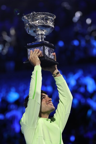 Карлос Алкарас обърна Новак Джокович и спечели първа титла от1