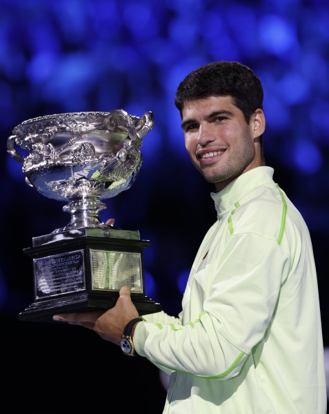 Карлос Алкарас обърна Новак Джокович и спечели първа титла от1